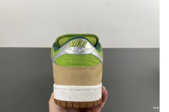 “Escargot”  SB  FQ7585-200 Low Dunk Nike 0203